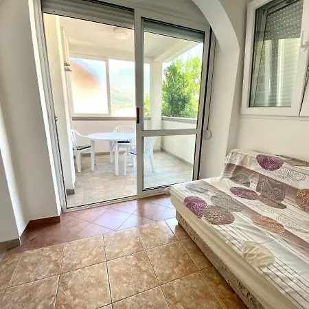 Popovic Apartment *