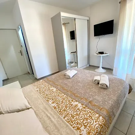 Popovic Apartment *