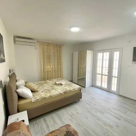 Popovic Apartment Budva